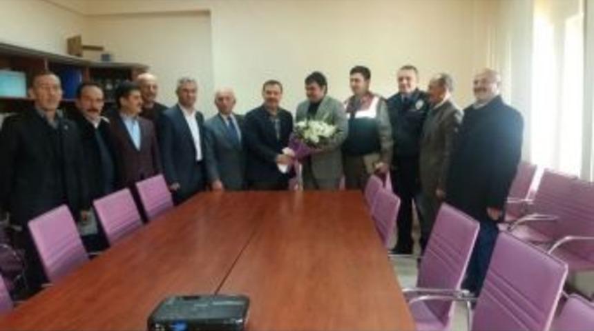 Yeni Kocaali Kaymakamı&rsquo;ndan Muhtarlar Derneğinden Ziyaret