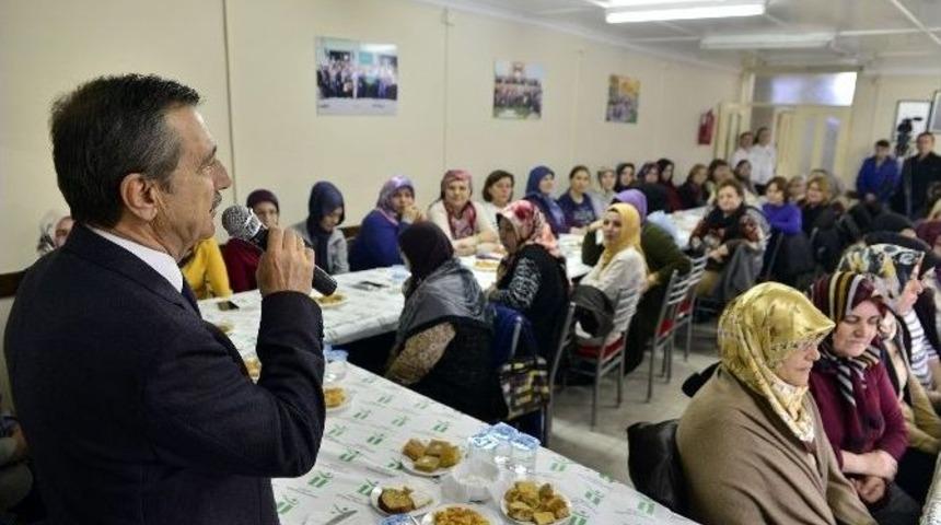 Tepebaşı Belediye Başkanı Ata&ccedil; Belde Evlerinde Kadınlarla Bir Araya Geldi