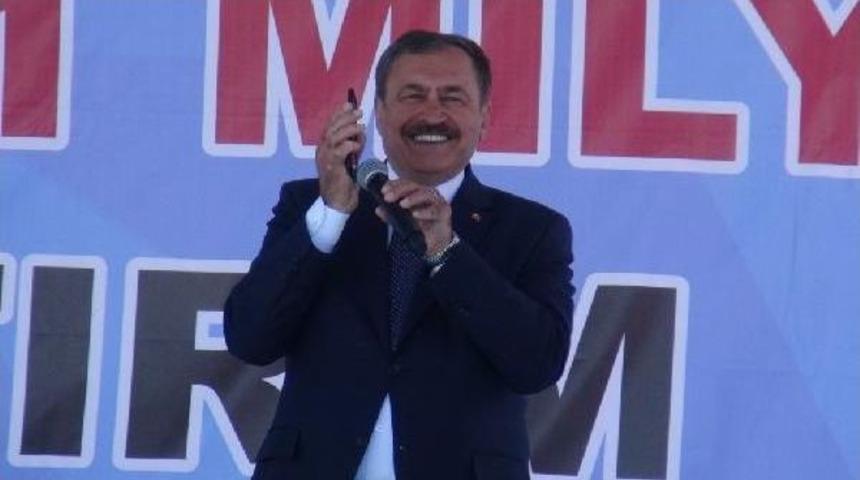 Bakan Eroğlu, Kağızman&rsquo;Da T&uuml;rk&uuml; Dinletip 'evet' Oyu Istedi