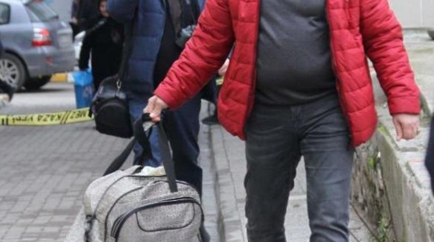 Ş&uuml;pheli &Ccedil;antadan &Ccedil;&ouml;p &Ccedil;ıktı