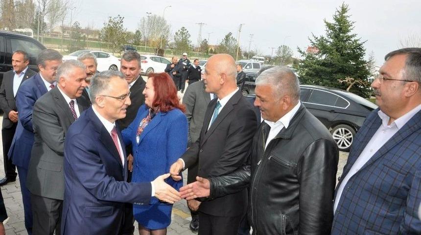 Bakan Ağbal, Atb Başkanı M&uuml;hs&uuml;rler&rsquo;i Ziyaret Etti