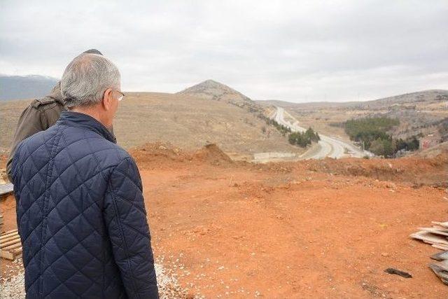 Başkan Acar Konut İnşaatı Alanında İncelemelerde Bulundu