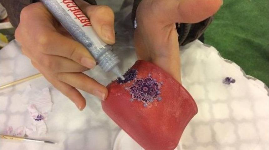 Gaziantepli Kadınlardan Rengarenk Vitraylar