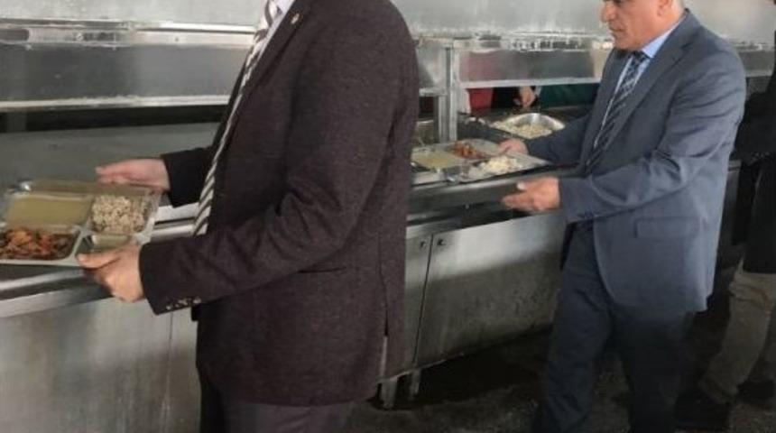 Milletvekili G&ouml;k&ccedil;e, Şeker Fabrikasında İş&ccedil;ilerle Biraraya Geldi