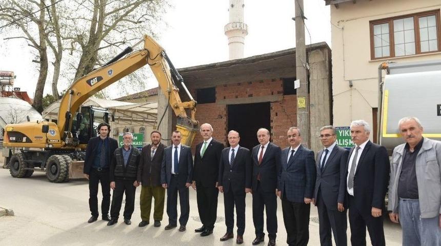 Camilere B&uuml;y&uuml;kşehir Eli