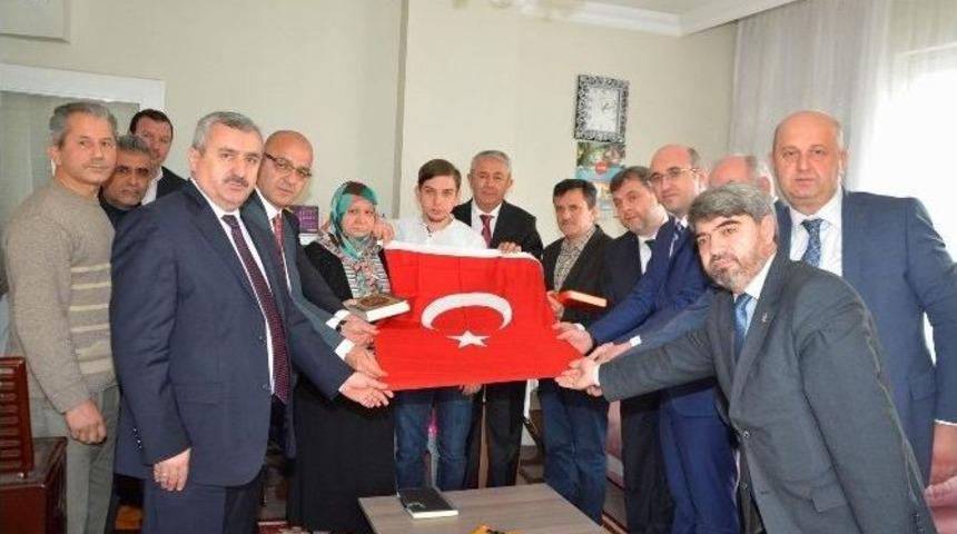 Siyasi Parti İl Başkanları, Şehit &Ouml;zen&rsquo;in Ailesini Ziyaret Etti