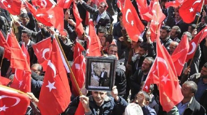 Şemdinli'de Ter&ouml;re Lanet Y&uuml;r&uuml;y&uuml;ş&uuml;