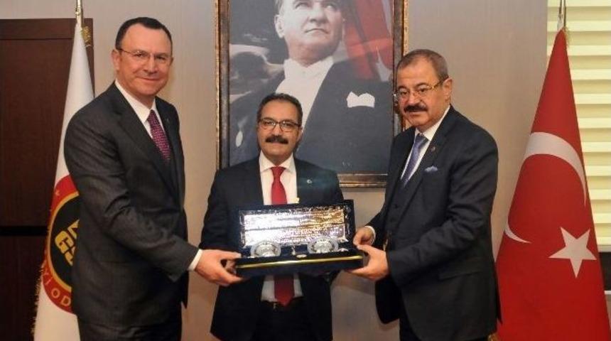 Rekt&ouml;r G&uuml;r&rsquo;den İadeyi Ziyaret