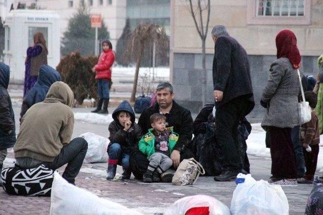 Savaştan Kaçtı, Tırın Altında Can Verdi