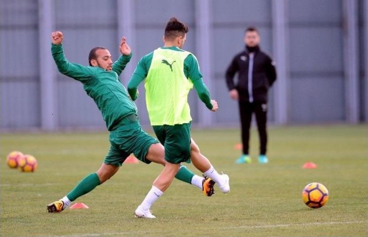 Bursaspor&rsquo;da Fenerbah&ccedil;e Mesaisi S&uuml;r&uuml;yor