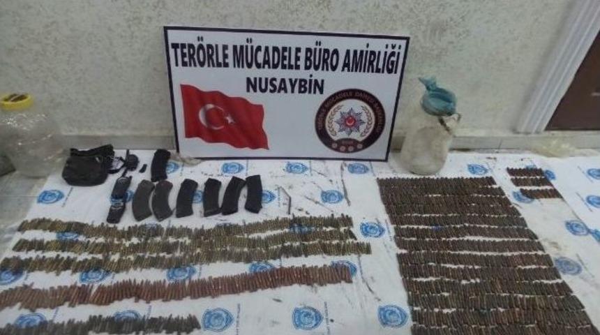 Nusaybin&rsquo;de Mezarlıkta Pkk&rsquo;ya Ait M&uuml;himmat Ele Ge&ccedil;irildi