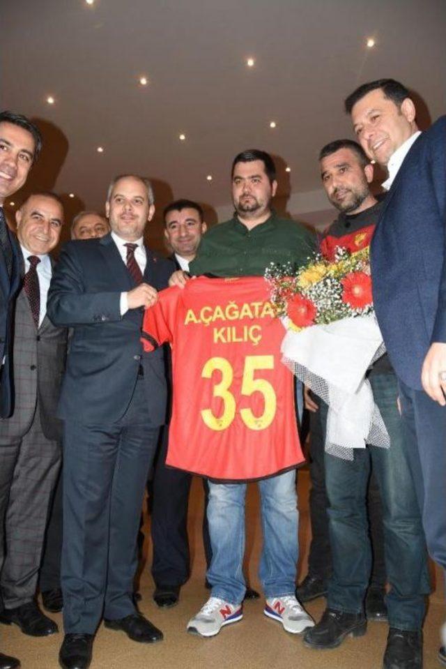 Bakan Kılıç: Sokağa Çıkacak Yüzünüz Olmaz 3