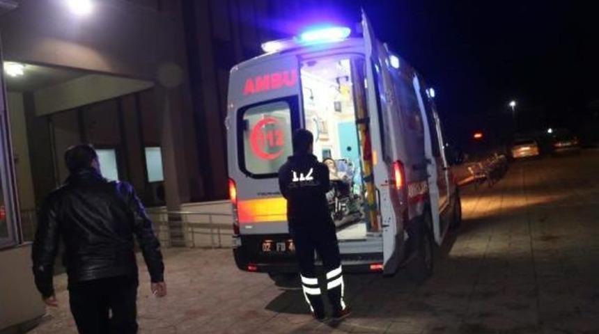 Bah&ccedil;e Duvarının Altında Kalan &Ccedil;o&ccedil;uk &Ouml;ld&uuml;, Arkadaşı Yaralandı