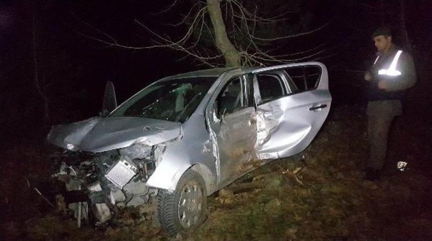 Samsun&rsquo;da Otomobil Şarampole Yuvarlandı: 1 &Ouml;l&uuml;, 2 Yaralı