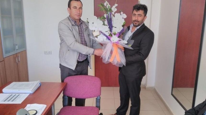 Akyad&rsquo;tan 60 &Ouml;ğrenciye &Ccedil;alışma Masası Ve Sandalye