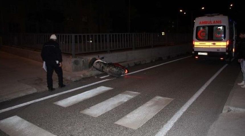 Kuşadası&rsquo;nda Trafik Kazası; 1 Yaralı