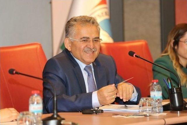 Melikgazi Belediye Meclisi G&uuml;ndemindeki 44 Maddeyi G&ouml;r&uuml;şt&uuml; 1