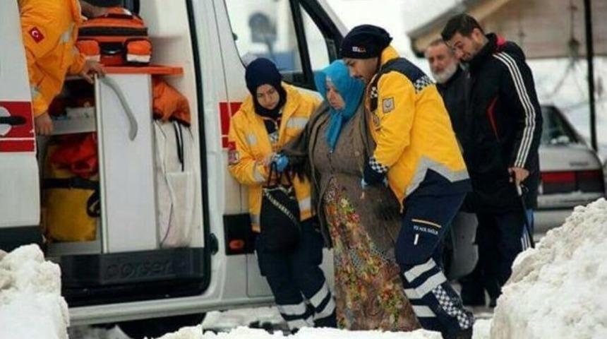 Trabzon&rsquo;da Karda 2 Bin 139 Hastaya Ulaşıldı
