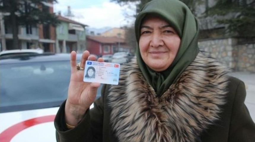 64 Yaşında Ehliyet Aldı