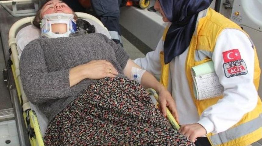 G&ouml;r&uuml;mcelerden Geline Arsa Dayağı