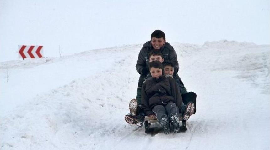 &Ccedil;ocukların Kar Keyfi