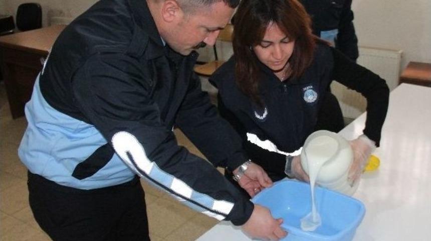 Dilenciler Bunu Da Yaptı, S&uuml;t&uuml;n İ&ccedil;inden Para &Ccedil;ıktı