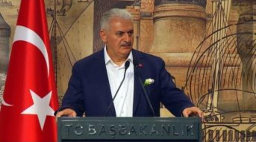 Başbakan Yıldırım Sanat&ccedil;ılarla Bir Araya Geldi