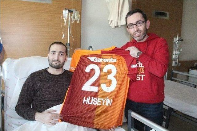 İmzalı Bir Forma Mutlu Olmasına Yetti 1