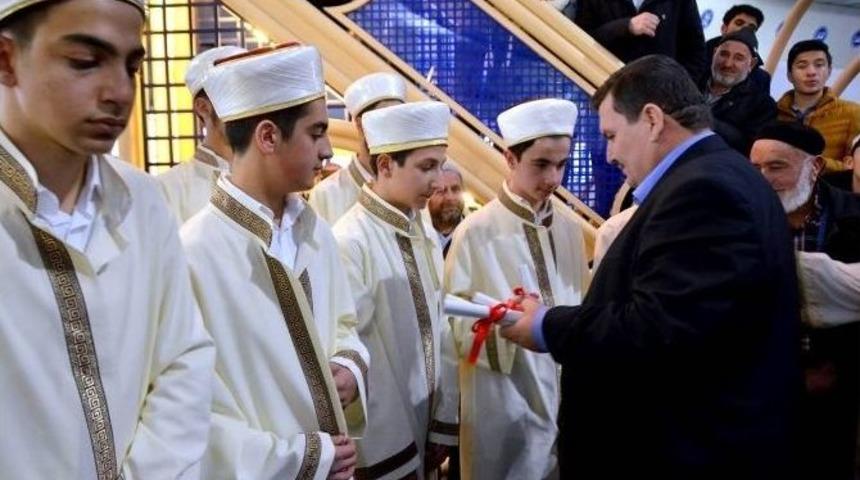 Kuran Kurslarından Mezun Olan 62 Hafız İcazetlerini Aldı