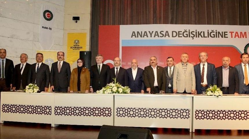 Konya&rsquo;da Belediye İş&ccedil;ilerinin S&ouml;zleşme Sevinci