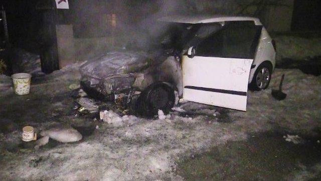 Konya&rsquo;da İki Ara&ccedil; Kundaklandı 1