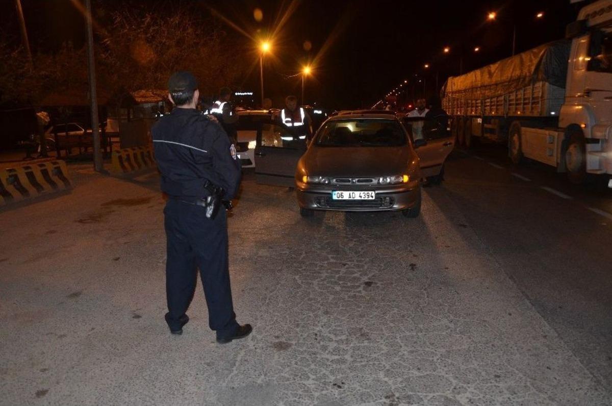 Eskişehir&rsquo;deki Uygulamaya 405 Jandarma Ve 952 Polis Katıldı