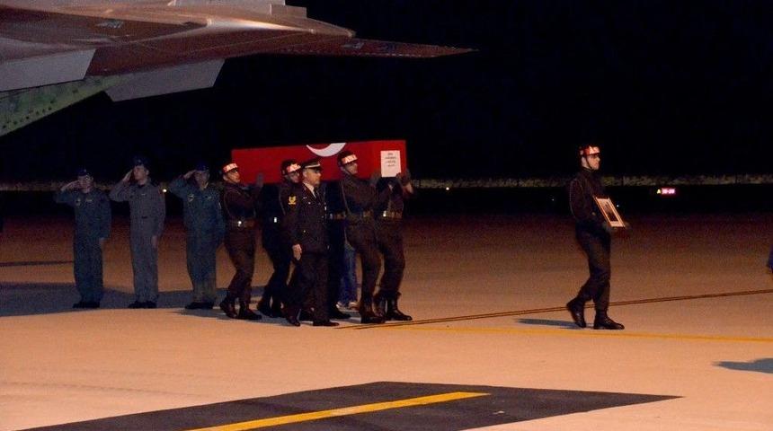 Şehit Uzman &Ccedil;avuş Bing&ouml;l&rsquo;&uuml;n Cenazesi Giresun&rsquo;a Getirildi