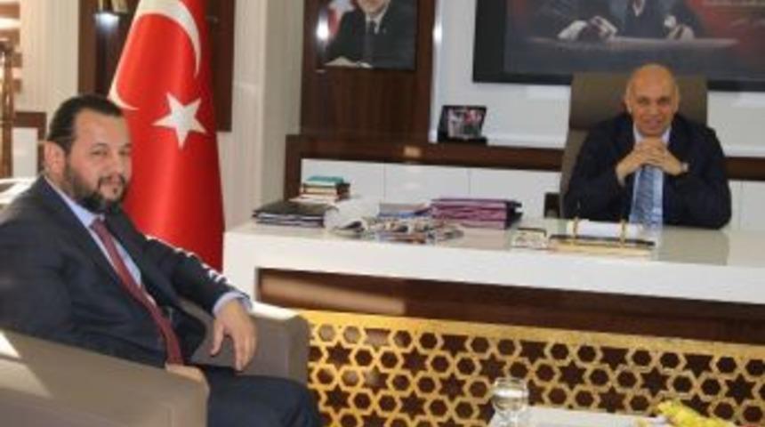 Km&uuml; Rekt&ouml;r&uuml; Akg&uuml;l&rsquo;den Başkan &Ccedil;alışkan&rsquo;a İade-i Ziyaret