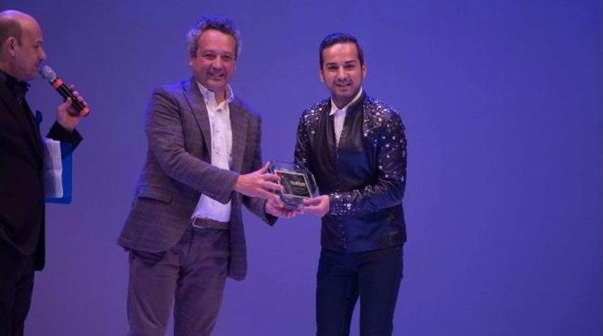 &Uuml;nl&uuml; Modacıya İtalya&rsquo;dan Bir &Ouml;d&uuml;l Daha