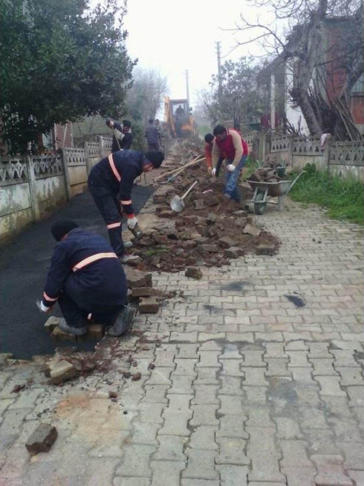 Yol Bakım Ve Onarım &Ccedil;alışmaları S&uuml;rd&uuml;r&uuml;l&uuml;yor