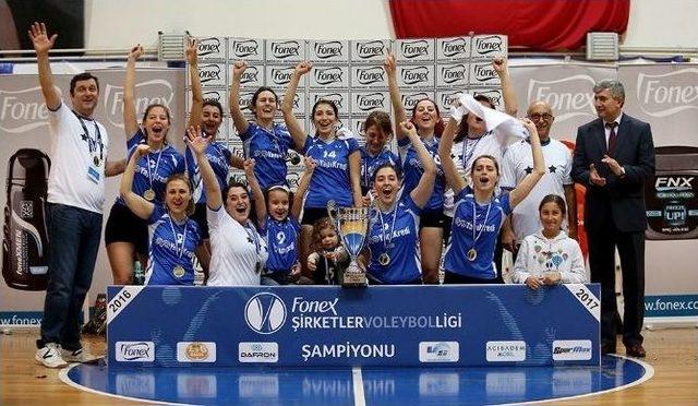 Bankalar Voleybola Damga Vurdu