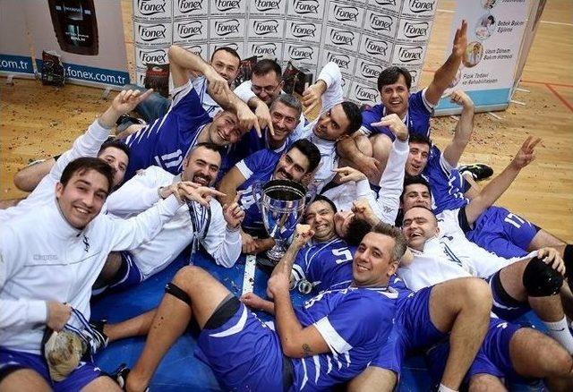 Bankalar Voleybola Damga Vurdu