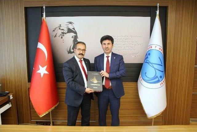 Gaziantep &Uuml;niversitesi Rekt&ouml;r&uuml; Prof. Dr. Ali G&uuml;r&rsquo;den Mevkidaşı Karacoşkun&rsquo;a Ziyaret 2