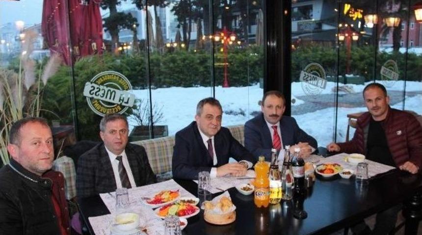 Karla M&uuml;cadele &Ccedil;alışmalarına Katılan Personeli İle Yemekte Buluştu