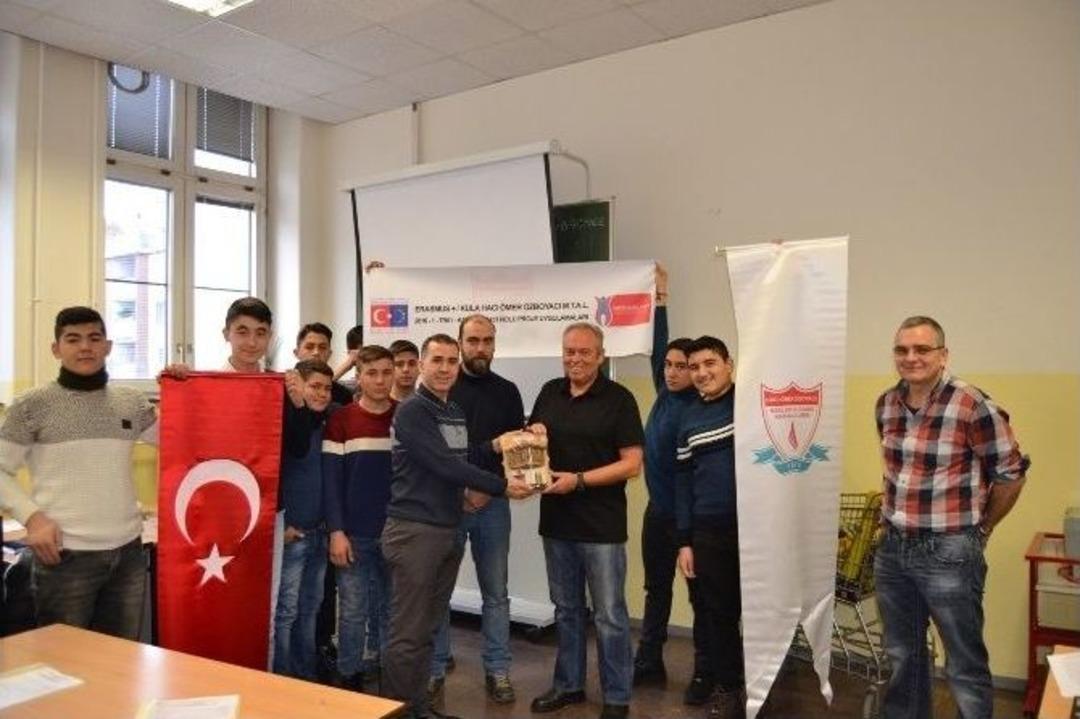 &Ouml;ğrenciler Viyana&rsquo;dan D&ouml;nd&uuml;