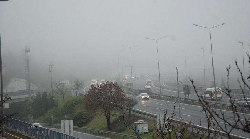 İstanbul G&uuml;ne Sisle Uyandı