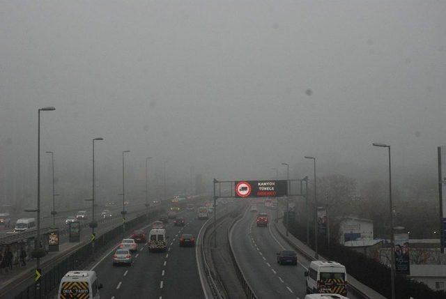 İstanbul Güne Sisle Uyandı