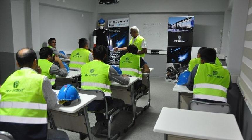 Okul Gibi Fabrika, &Ouml;nce Eğitiyor Sonra İş Sahibi Yapıyor