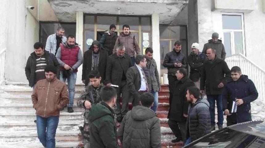 Başkan Vekili &Ccedil;etin, Vatandaşların Sorunlarını Dinledi