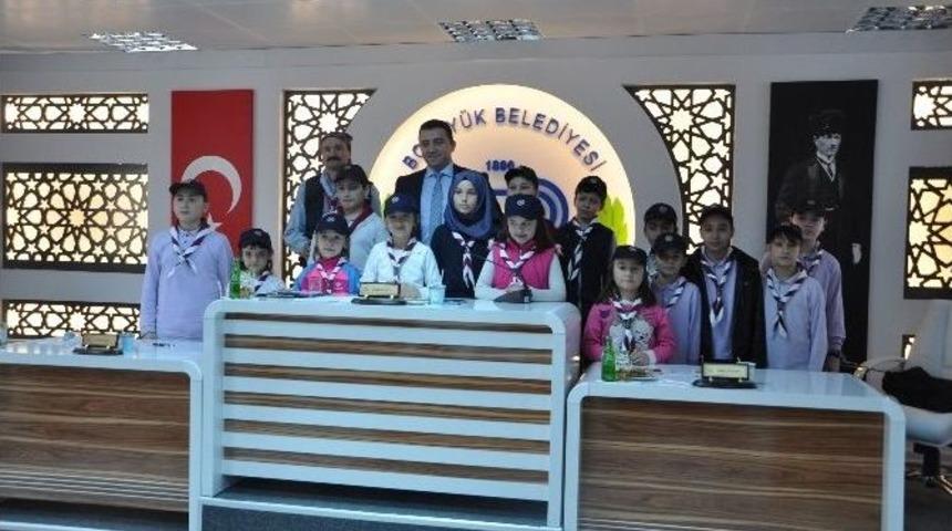 &Ccedil;evkoder İzci Kul&uuml;b&uuml; &Uuml;yeleri Belediye Meclisi&rsquo;nin Konuğu Oldu