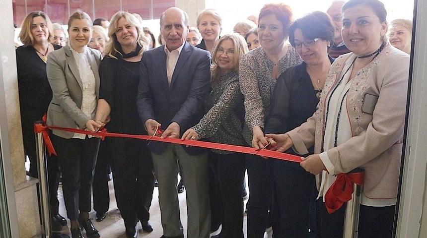 Kadınların Tuvalinden B&uuml;y&uuml;k&ccedil;ekmece&rsquo;ye Yansıyan G&uuml;zellik