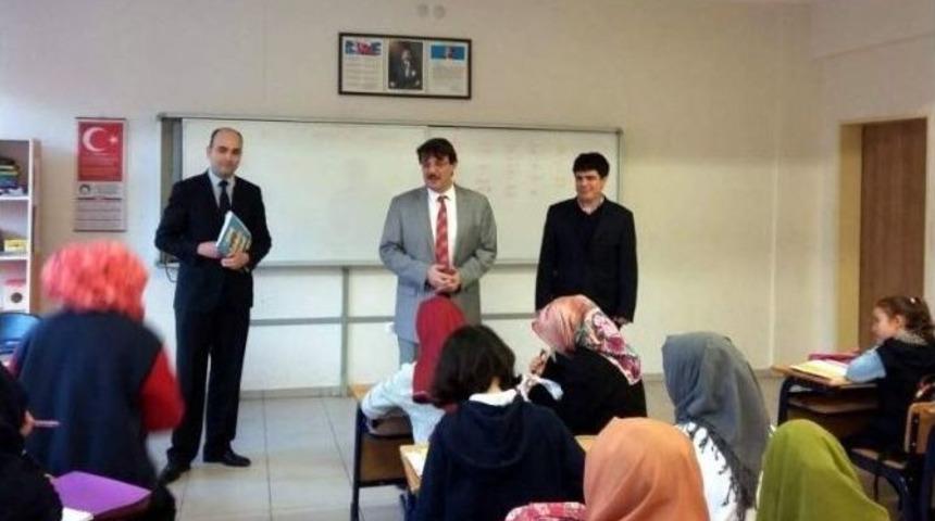 M&uuml;d&uuml;r D&uuml;lger, Okulları Ziyaret Etti