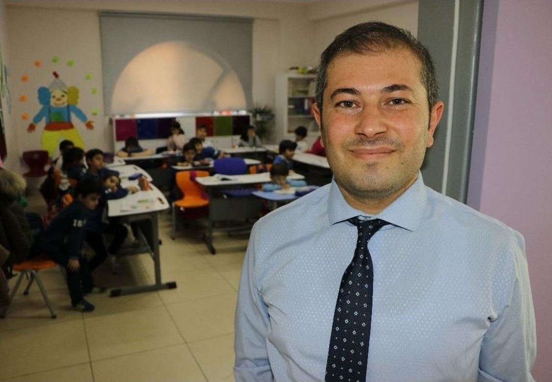 Abd&rsquo;li Fenomen &Ouml;ğretmene T&uuml;rk Rakip