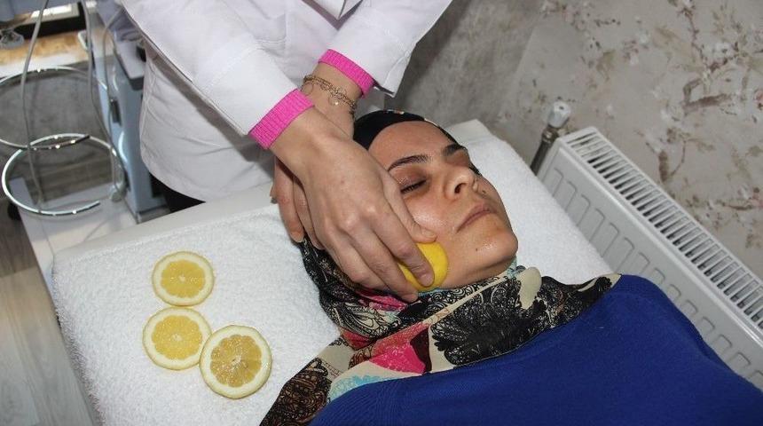 Cilt Rengini Limonla İki Ton A&ccedil;mak M&uuml;mk&uuml;n